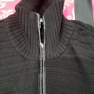 BLACK SWEATER PONCHO OF NEW YORK & COMPANY